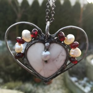 Milena Kořínková, polodrahokamy, šperk, žena, dárek, náhrdelník, magnezit
