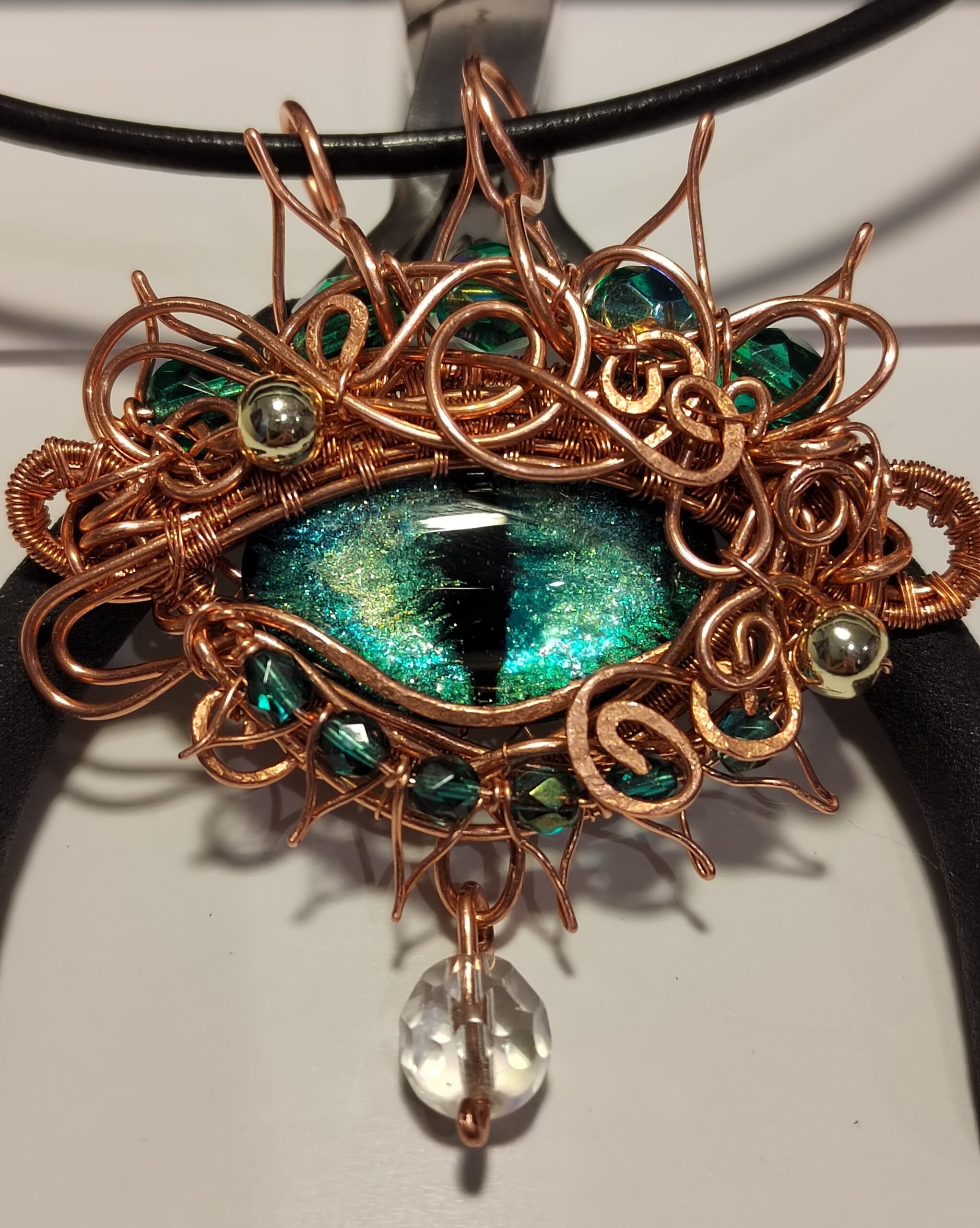 Milena Kořínková, Magictherapy, šperk-amulet, šperky, růženín, žena, krása